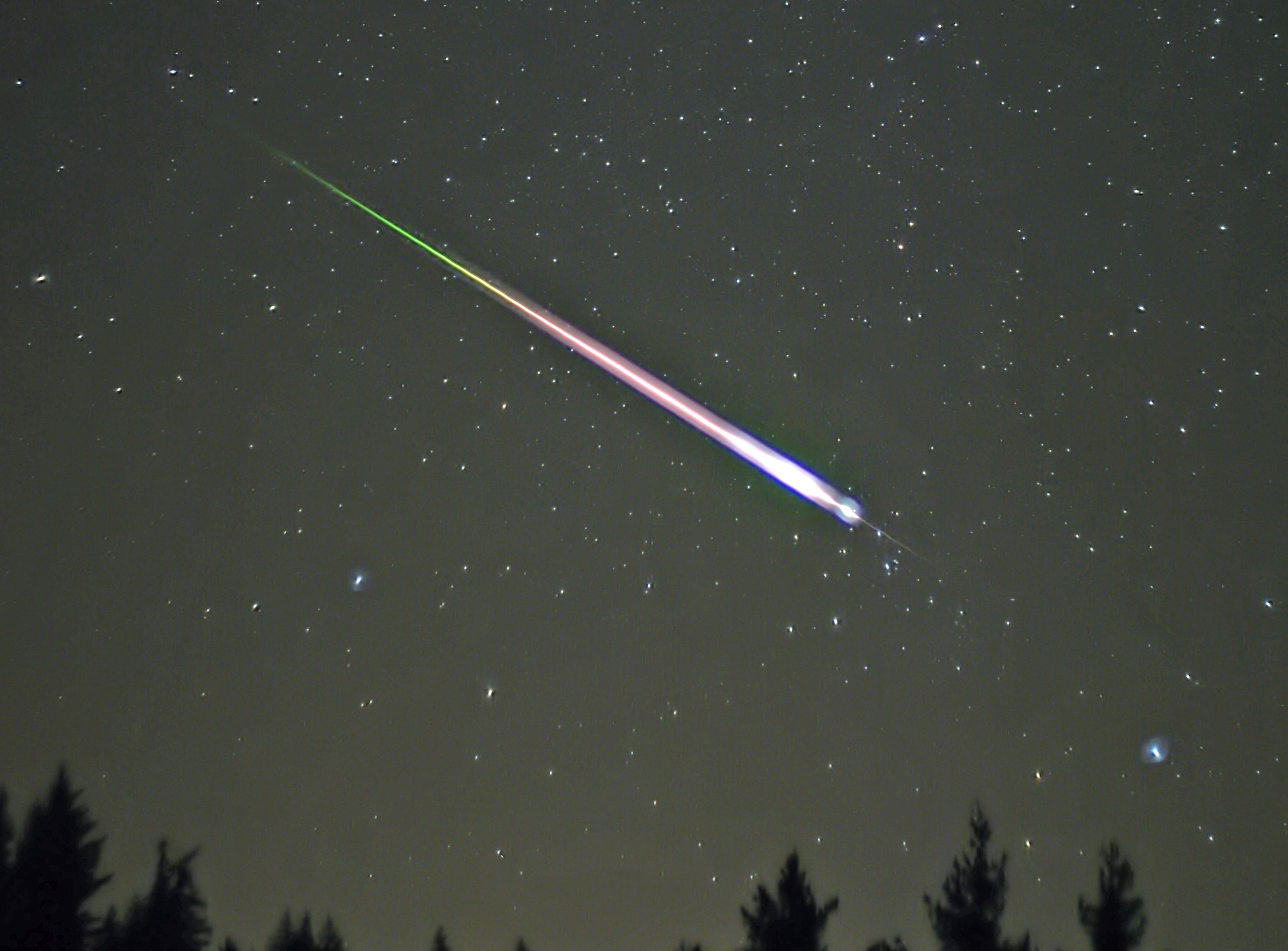 Метеоры небесные тела. Комета Свифта-Туттля. Метеор метеорит метеороид. Падающая звезда. Метеоры космос.