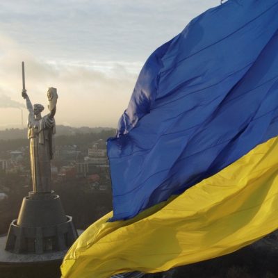 Ucraina, avertizată să-şi părăsească propriul teritoriu, altfel va fi considerată 